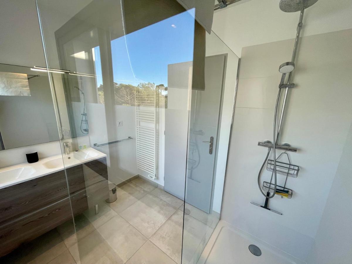 Appartement Luxe Le Levant Hyeres Bagian luar foto