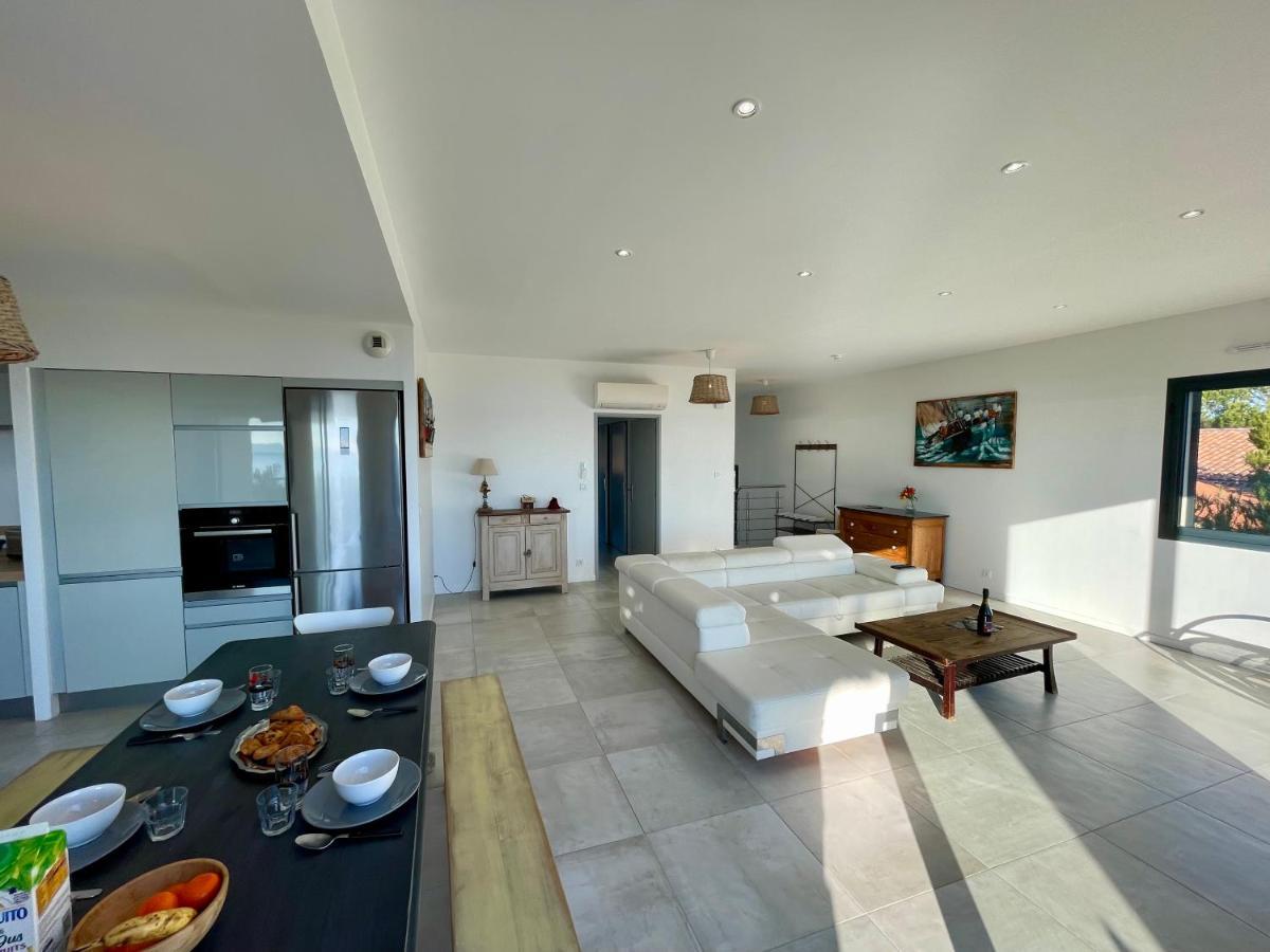 Appartement Luxe Le Levant Hyeres Bagian luar foto