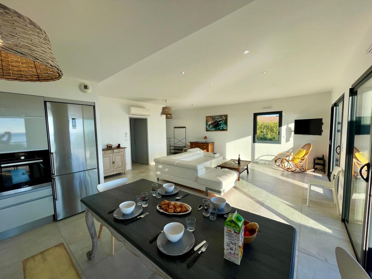 Appartement Luxe Le Levant Hyeres Bagian luar foto