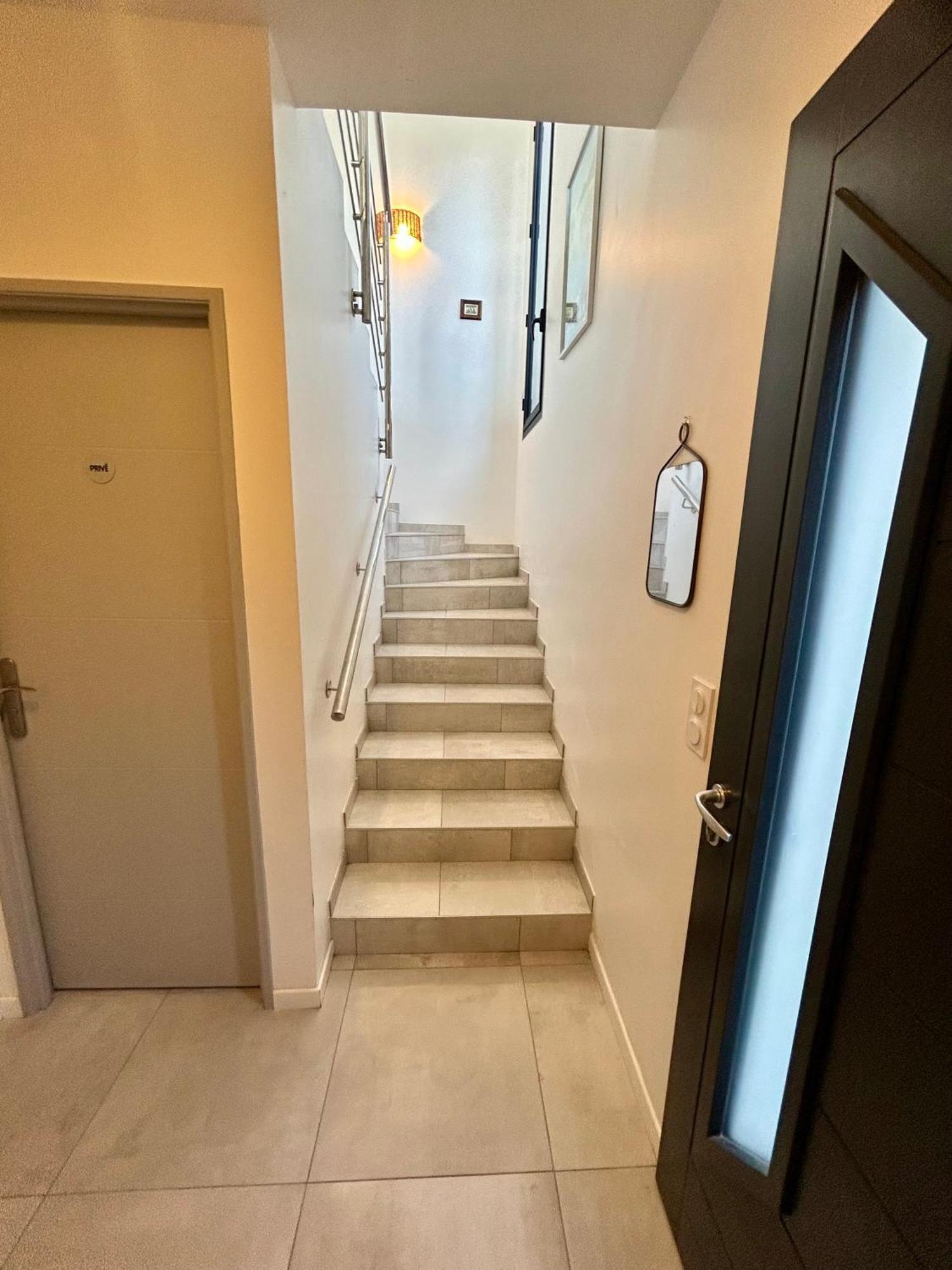 Appartement Luxe Le Levant Hyeres Bagian luar foto