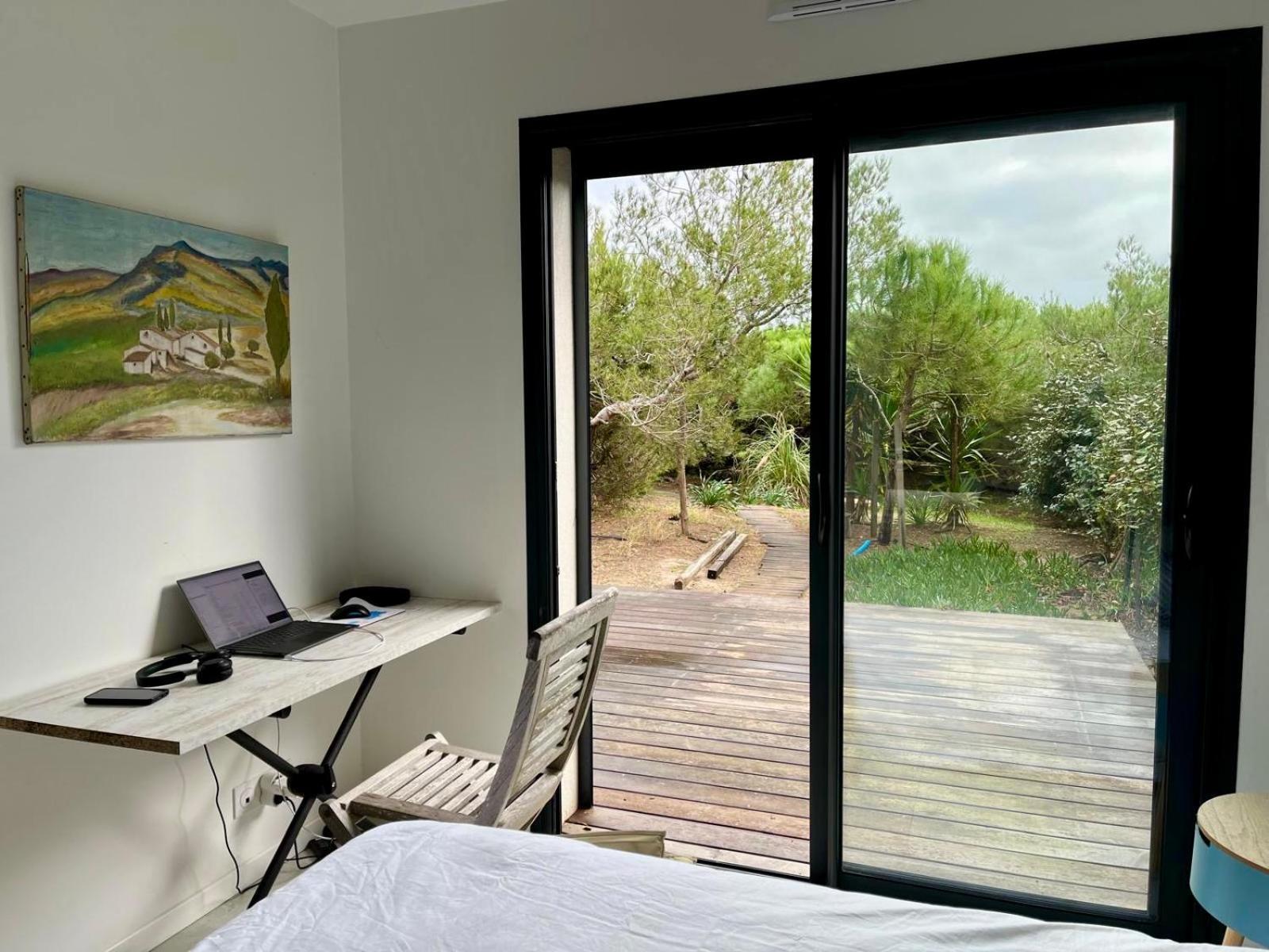 Appartement Luxe Le Levant Hyeres Bagian luar foto