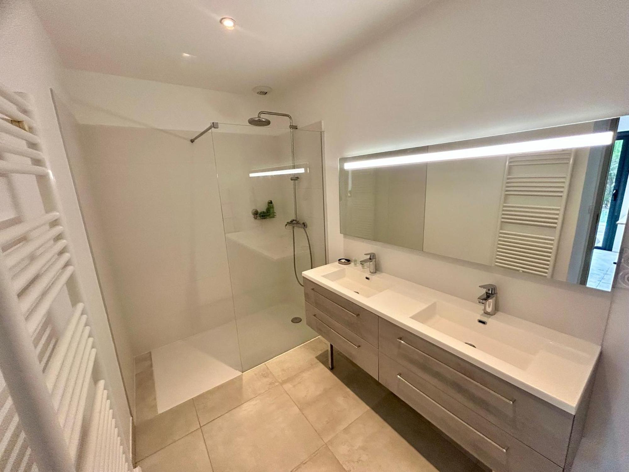 Appartement Luxe Le Levant Hyeres Bagian luar foto