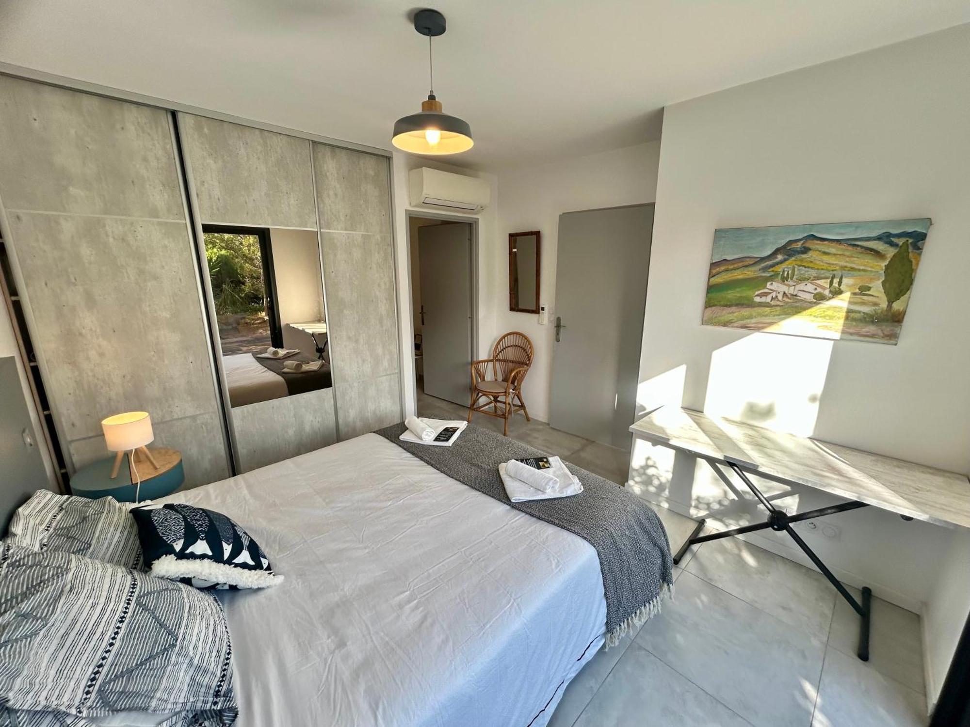 Appartement Luxe Le Levant Hyeres Bagian luar foto